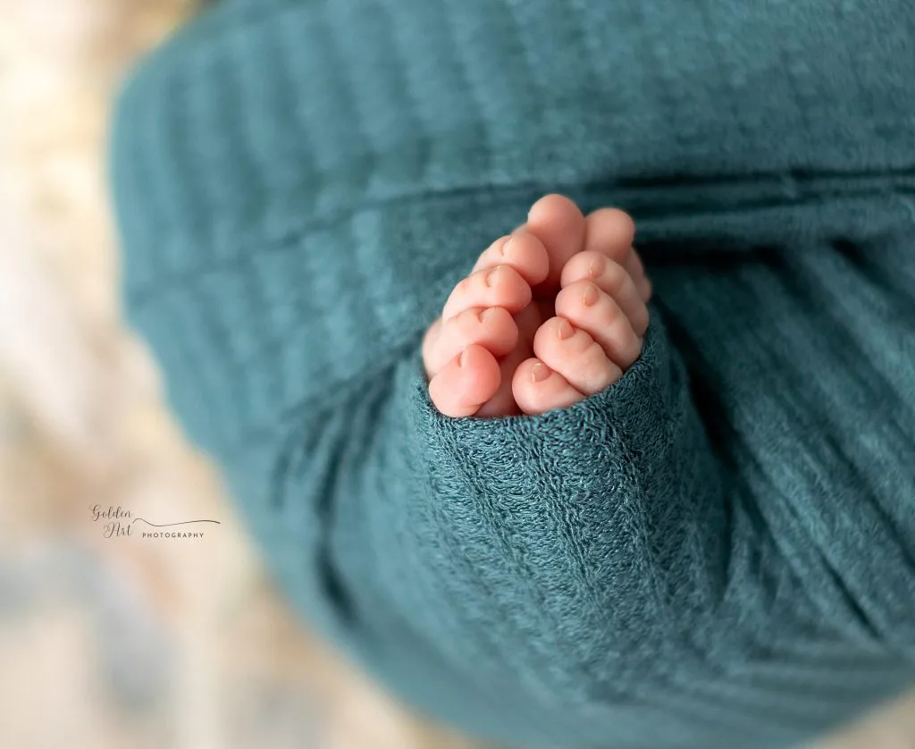 What to Expect in a Newborn Photography Session — Golden Art Photography
